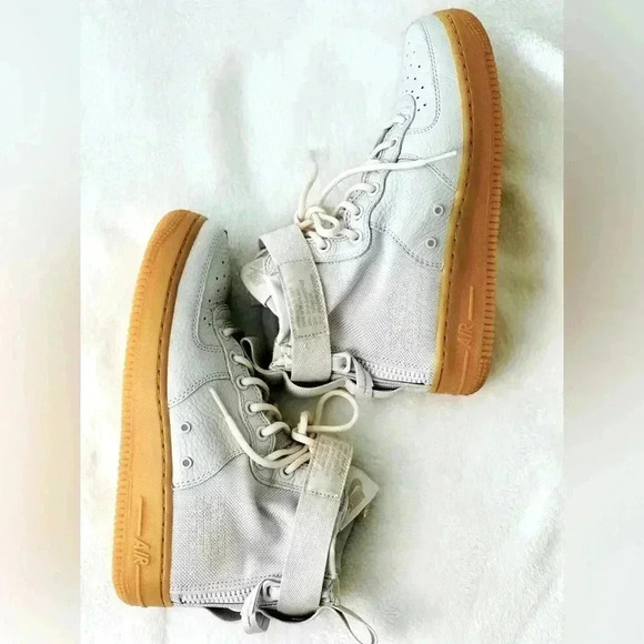 Nike SF Air Force 1 Mid Women’s Size 7 - Picture 5 of 10